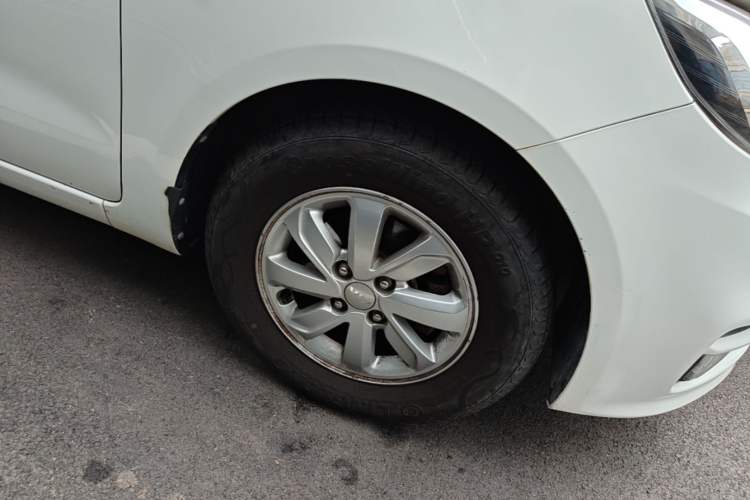 Used Kia K2 2015 Sedan 1.4L Automatic GLS Right Front Wheel Hub