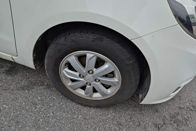 Used Kia K2 2015 Sedan 1.4L MT GLS Right Front Wheel Hub