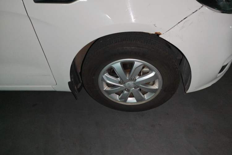 Used Kia K2 2015 Hatchback 1.4L MT GLS Cool Edition Right Front Wheel Hub