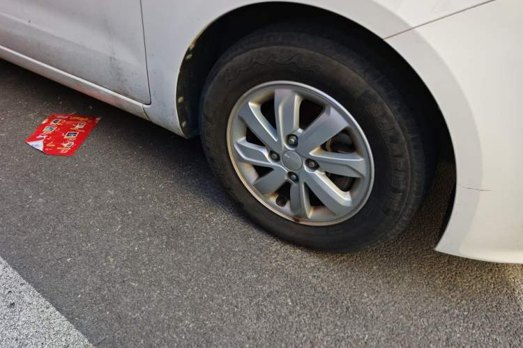 Used Kia K2 2015 Sedan 1.4L Automatic GLS Right Front Wheel Hub