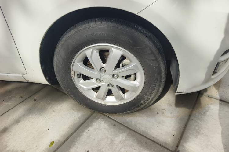 Used Kia K2 2015 Sedan 1.4L Automatic GLS Right Front Wheel Hub