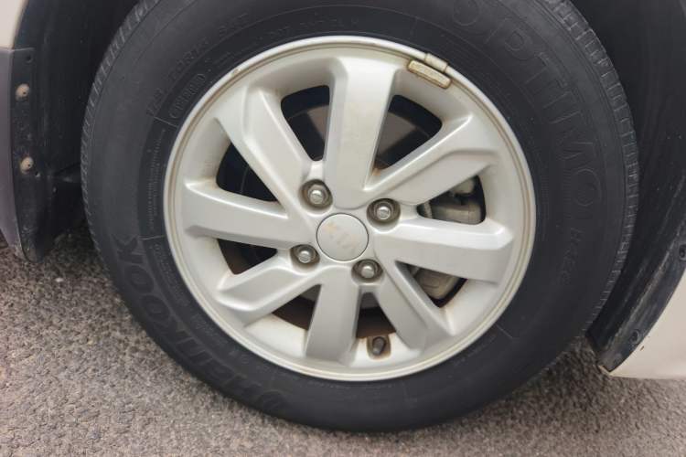 Used Kia K2 2015 Sedan 1.4L MT GLS Right Front Wheel Hub