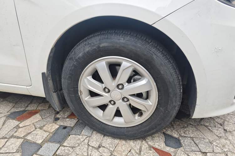 Used Kia K2 2015 Hatchback 1.4L AT GLS Cool Edition Right Front Wheel Hub