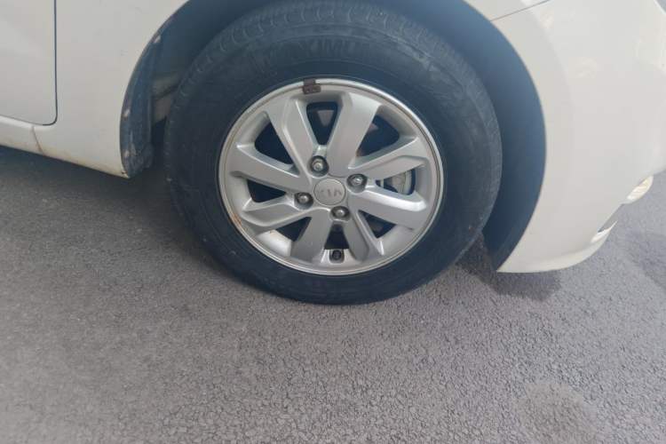 Used Kia K2 2015 Sedan 1.4L MT GLS Right Front Wheel Hub