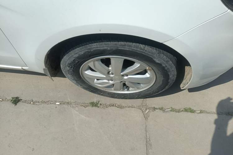 Used Kia K2 2015 Sedan 1.4L MT GLS Right Front Wheel Hub