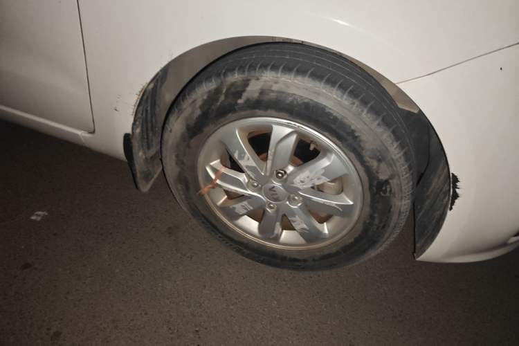 Used Kia K2 2015 Sedan 1.4L Manual Transmission GL Right Front Wheel Hub