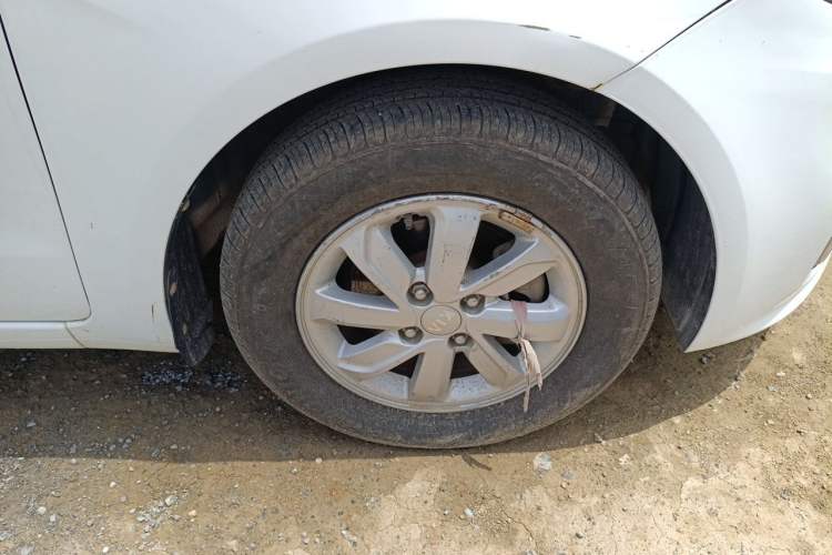 Used Kia K2 2015 Sedan 1.4L MT GLS Right Front Wheel Hub