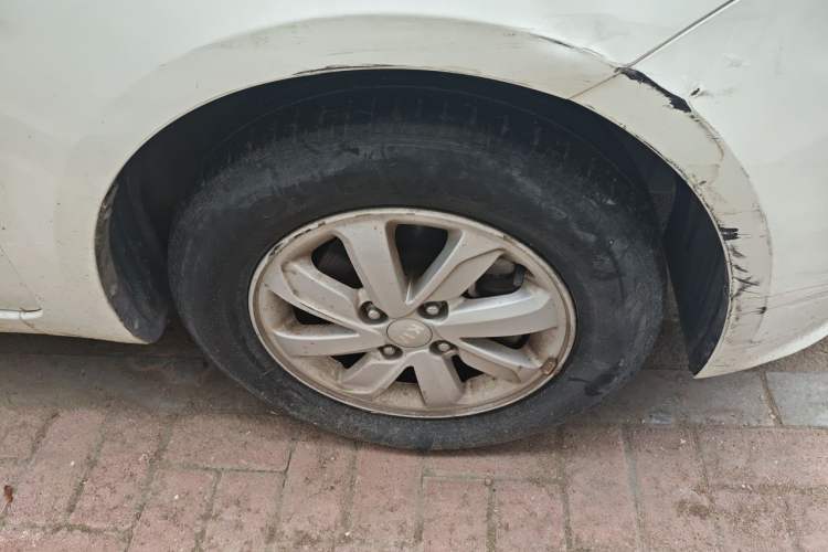 Used Kia K2 2015 Sedan 1.4L Automatic GLS Right Front Wheel Hub