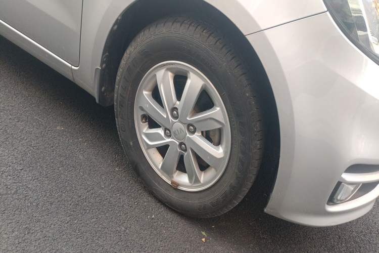 Used Kia K2 2015 Sedan 1.4L MT GLS Right Front Wheel Hub
