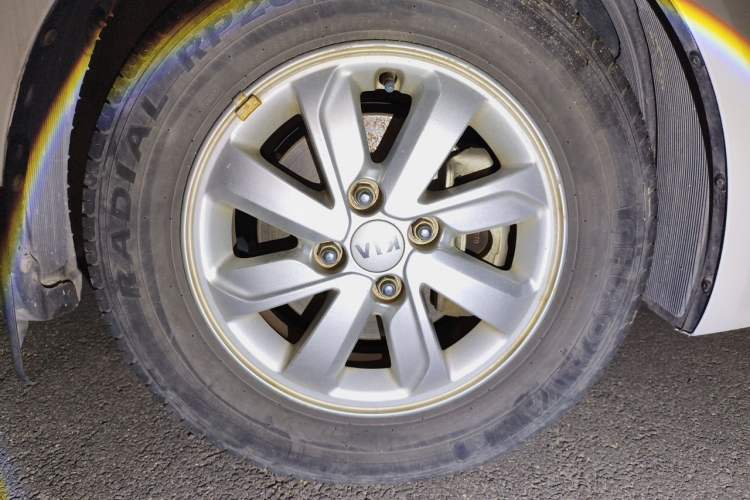 Used Kia K2 2015 Sedan 1.4L MT GLS Right Front Wheel Hub