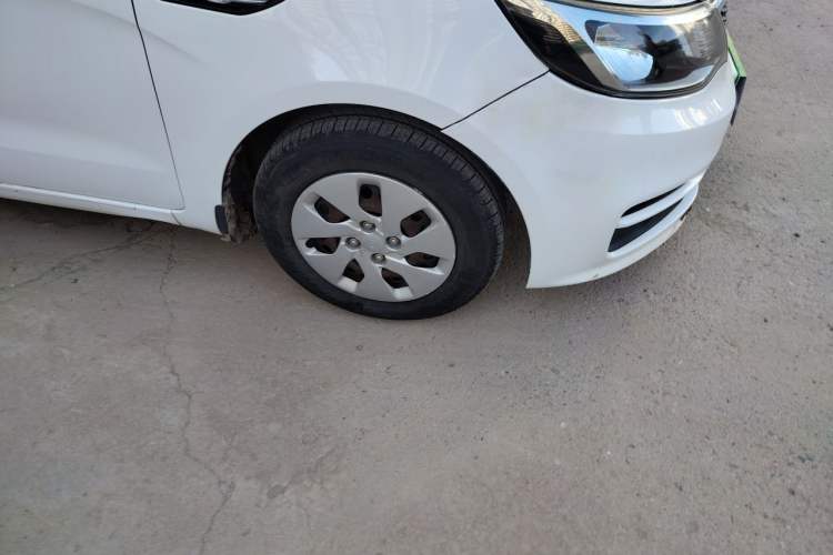 Used Kia K2 2015 Sedan 1.4L Automatic GLS Right Front Wheel Hub