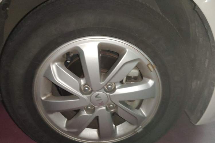Used Kia K2 2015 Hatchback 1.4L AT GLS Cool Edition Right Front Wheel Hub