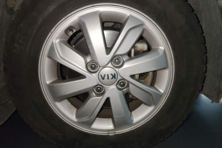 Used Kia K2 2015 Sedan 1.4L MT GLS Right Front Wheel Hub