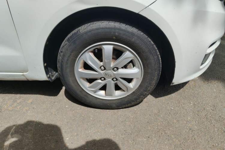 Used Kia K2 2015 Sedan 1.4L MT GLS Right Front Wheel Hub