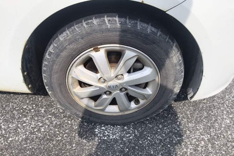 Used Kia K2 2015 Sedan 1.4L MT GLS Right Front Wheel Hub