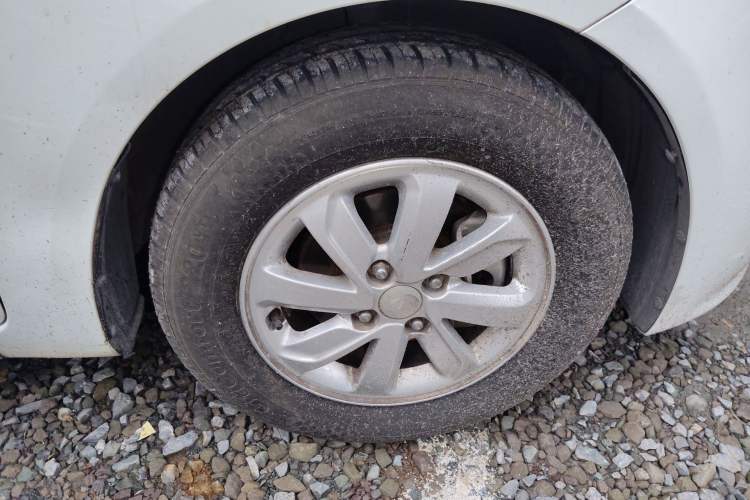 Used Kia K2 2015 Hatchback 1.4L AT GLS Cool Edition Right Front Wheel Hub