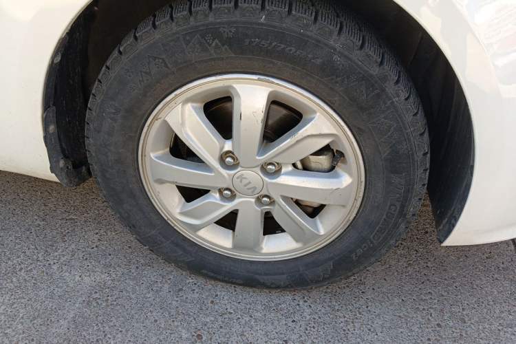 Used Kia K2 2015 Sedan 1.4L Automatic GLS Right Front Wheel Hub