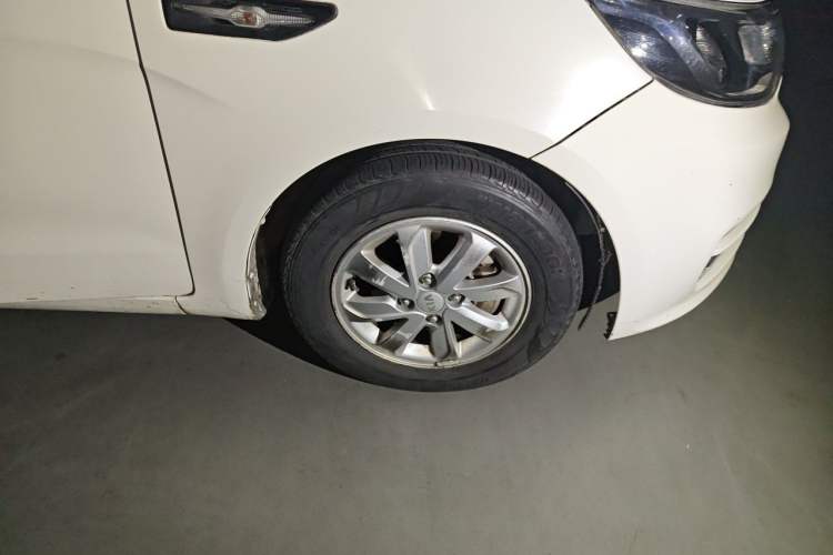 Used Kia K2 2015 Sedan 1.4L Automatic GLS Right Front Wheel Hub