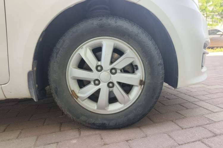 Used Kia K2 2015 Sedan 1.4L MT GLS Right Front Wheel Hub