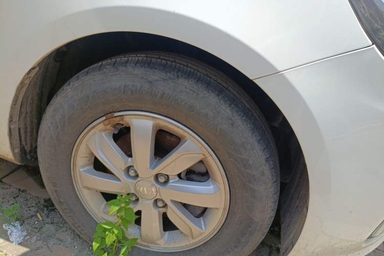 Used Kia K2 2015 Sedan 1.4L Manual Transmission GL Right Front Wheel Hub