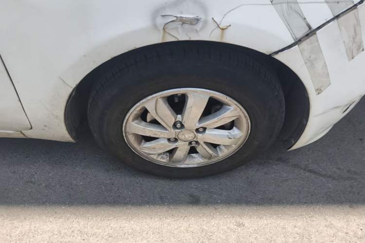 Used Kia K2 2015 Sedan 1.4L MT TOP Right Front Wheel Hub