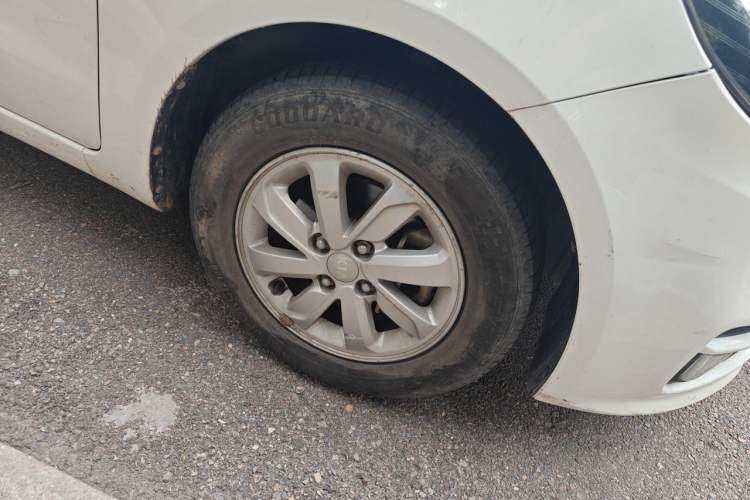 Used Kia K2 2015 Sedan 1.4L MT GLS Right Front Wheel Hub