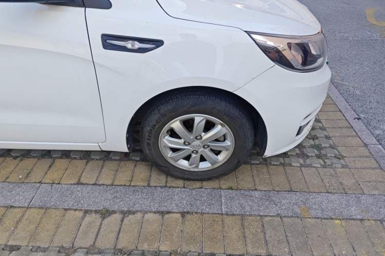 Used Kia K2 2015 Sedan 1.4L Automatic GLS Right Front Wheel Hub