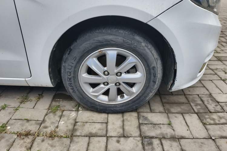 Used Kia K2 2015 Sedan 1.4L MT GLS Right Front Wheel Hub