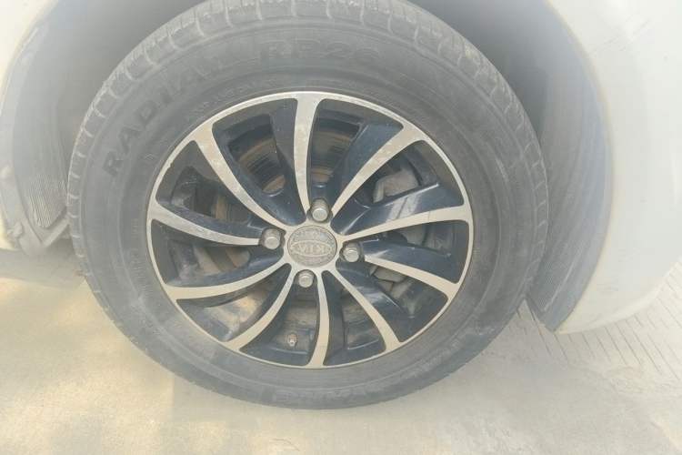 Used Kia K2 2015 Sedan 1.4L Automatic GLS Right Front Wheel Hub