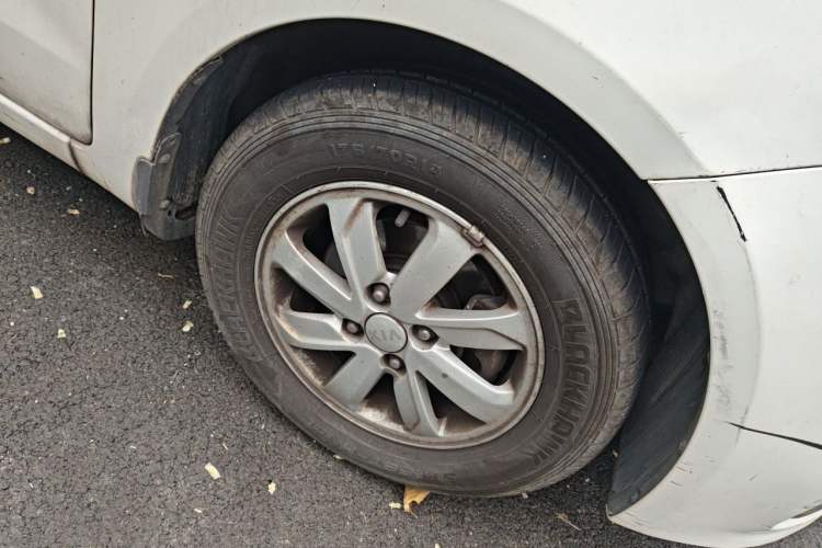 Used Kia K2 2015 Sedan 1.4L Automatic GLS Right Front Wheel Hub