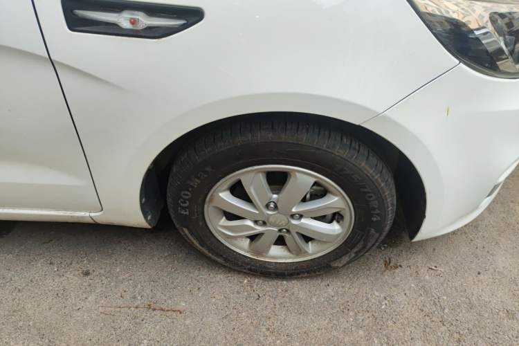Used Kia K2 2015 Sedan 1.4L MT GLS Right Front Wheel Hub