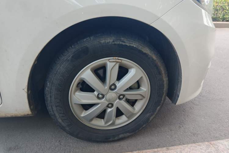 Used Kia K2 2015 Sedan 1.4L MT GLS Right Front Wheel Hub