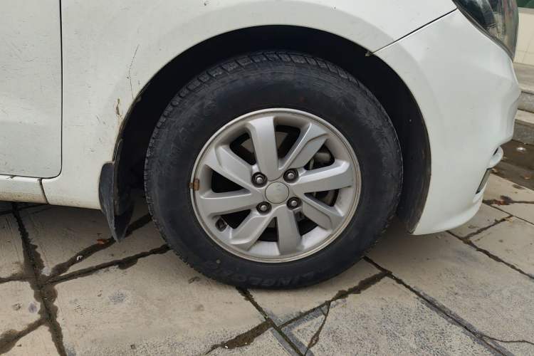 Used Kia K2 2015 Hatchback 1.4L MT GLS Cool Edition Right Front Wheel Hub