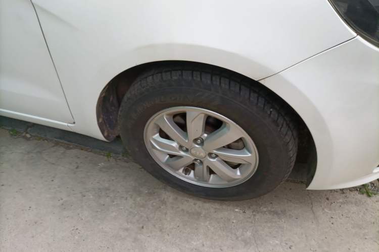 Used Kia K2 2015 Sedan 1.4L Automatic GLS Right Front Wheel Hub