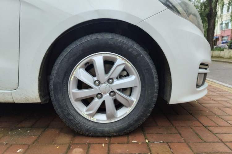 Used Kia K2 2015 Sedan 1.4L MT GLS Right Front Wheel Hub