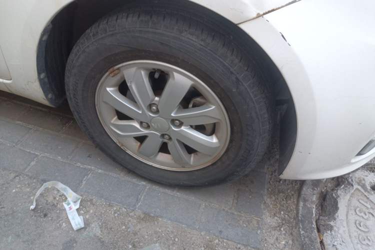 Used Kia K2 2015 Sedan 1.4L Automatic GLS Right Front Wheel Hub