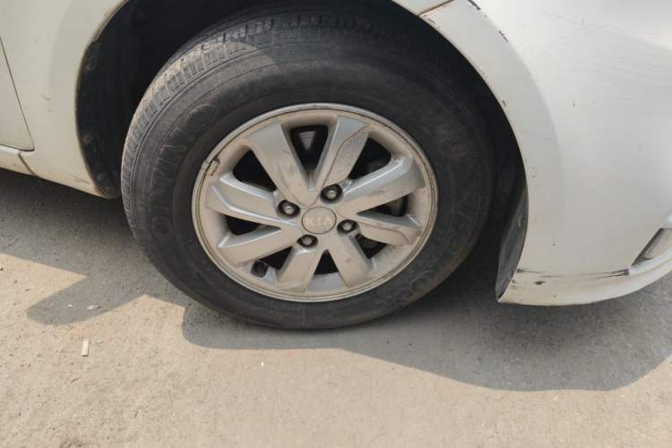Used Kia K2 2015 Sedan 1.4L MT GLS Right Front Wheel Hub