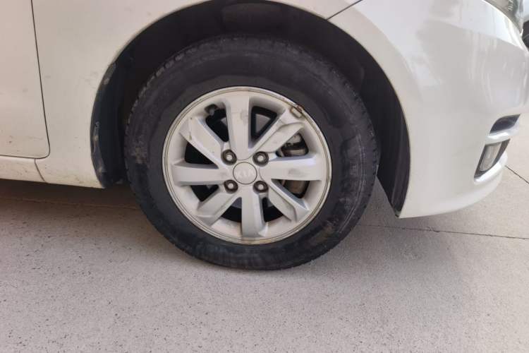 Used Kia K2 2015 Sedan 1.4L Automatic GLS Right Front Wheel Hub