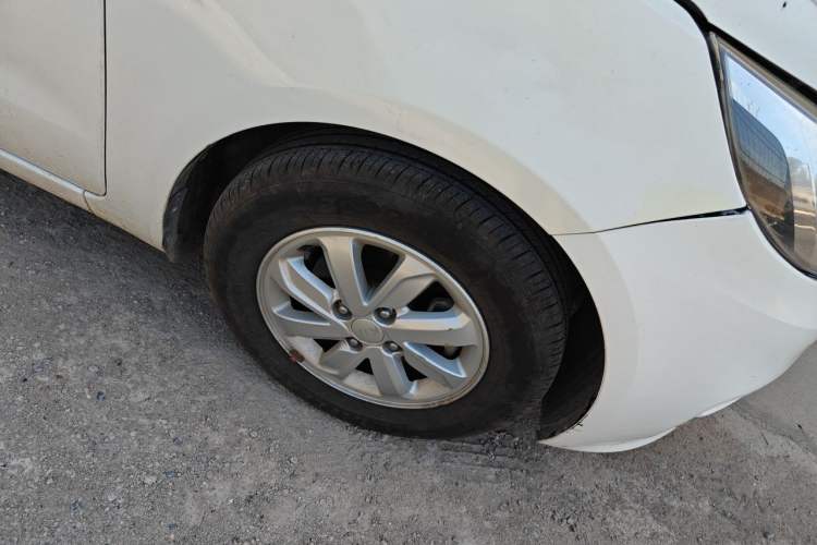 Used Kia K2 2015 Sedan 1.4L MT GLS Right Front Wheel Hub