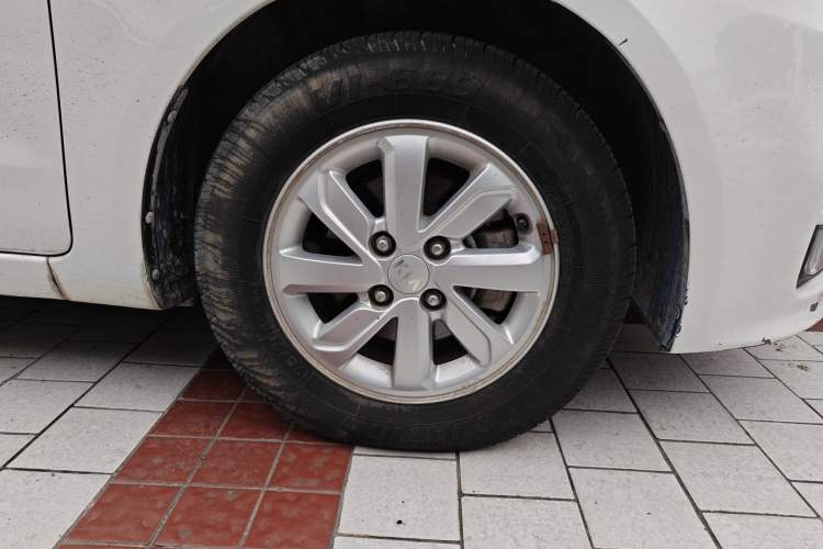 Used Kia K2 2015 Sedan 1.4L MT GLS Right Front Wheel Hub