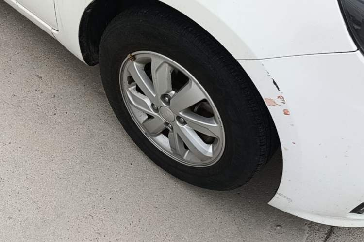 Used Kia K2 2015 Sedan 1.4L Manual Transmission GL Right Front Wheel Hub