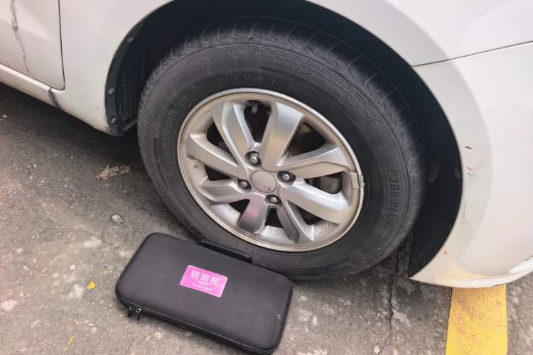 Used Kia K2 2015 Hatchback 1.4L AT GLS Cool Edition Right Front Wheel Hub