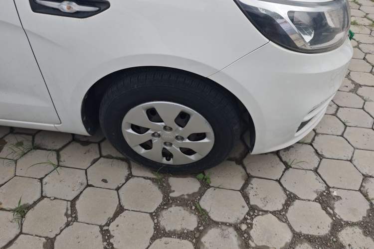 Used Kia K2 2015 Sedan 1.4L Automatic GLS Right Front Wheel Hub