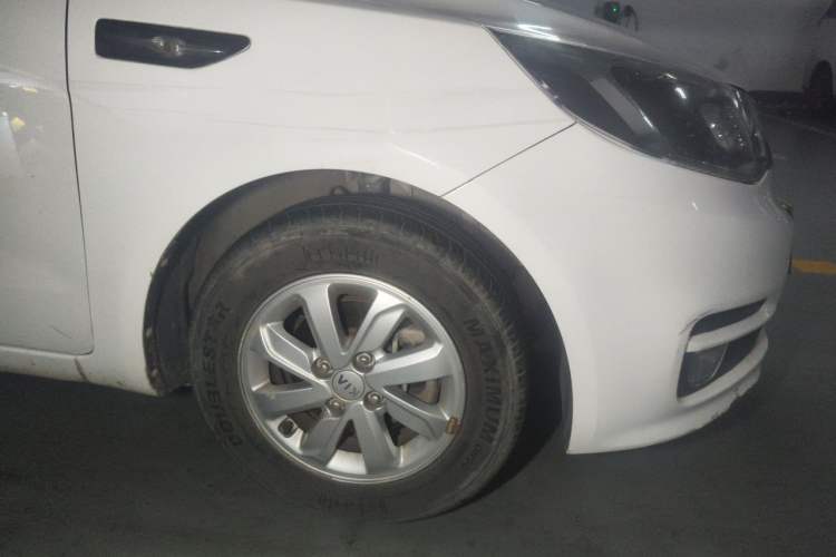 Used Kia K2 2015 Sedan 1.4L MT GLS Right Front Wheel Hub