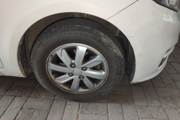 Used Kia K2 2015 Hatchback 1.4L MT GLS Cool Edition Right Front Wheel Hub