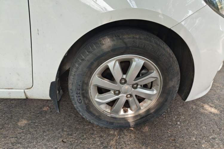 Used Kia K2 2015 Sedan 1.4L MT GLS Right Front Wheel Hub