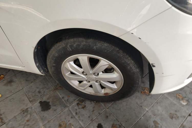 Used Kia K2 2015 Sedan 1.4L MT GLS Right Front Wheel Hub
