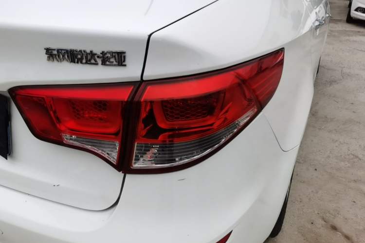 Used Kia K2 2015 Sedan 1.4L MT TOP Right Rear Taillight
