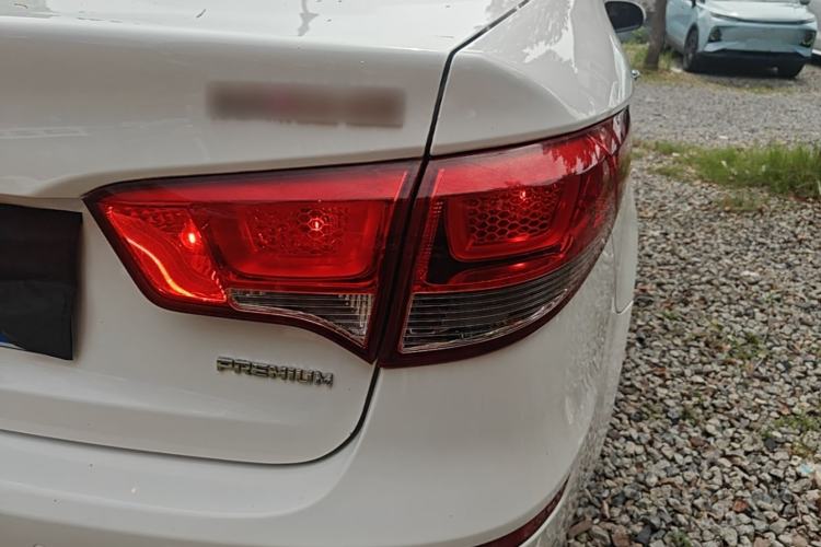 Used Kia K2 2015 Sedan 1.6L Automatic Transmission Premium Right Rear Taillight