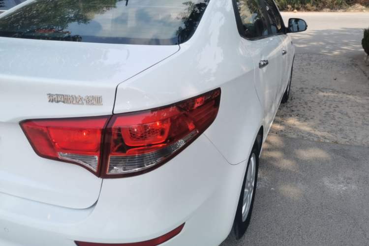 Used Kia K2 2015 Sedan 1.4L MT TOP Right Rear Taillight
